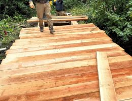 07 laying the deck planks